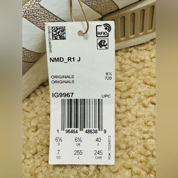 NWT Adidas Originals NMD R1 Big Kids Sneakers in Wonder Beige/White Sz 7 - Picture 14 of 16
